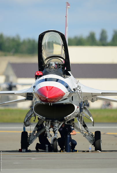 Thunderbirds - Lockheed Martin F-16C Fighting Falcon
