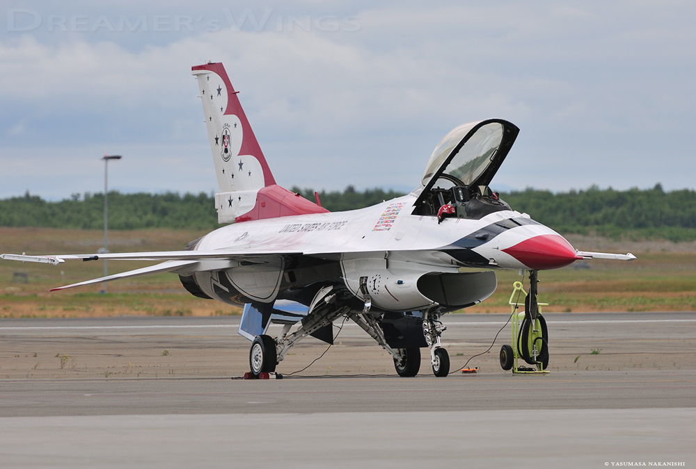 Thunderbirds - Lockheed Martin F-16C Fighting Falcon Thunderbirds - Lockheed Martin F-16C Fighting Falcon