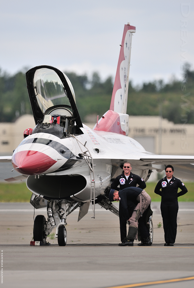 Thunderbirds - Lockheed Martin F-16C Fighting Falcon Thunderbirds - Lockheed Martin F-16C Fighting Falcon