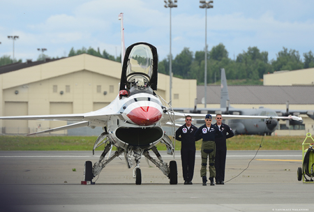 Thunderbirds - Lockheed Martin F-16C Fighting Falcon