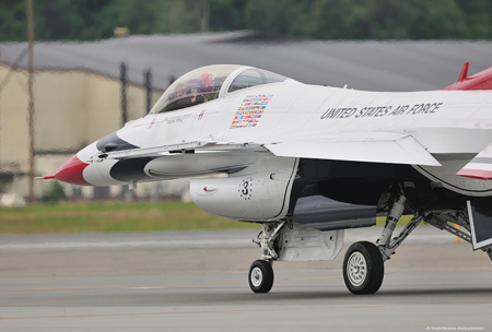 Thunderbirds - Lockheed Martin F-16C Fighting Falcon