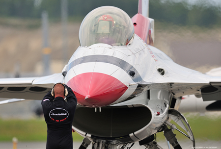 Thunderbirds - Lockheed Martin F-16C Fighting Falcon