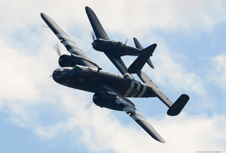 North American B-25D Mitchell, Mitsubishi A6M2 Zero