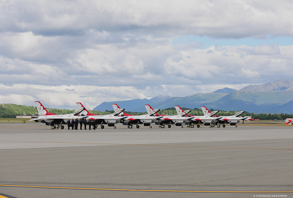 Thunderbirds - Lockheed Martin F-16C Fighting FalconThunderbirds - Lockheed Martin F-16C Fighting Falcon Thunderbirds - Lockheed Martin F-16C Fighting Falcon